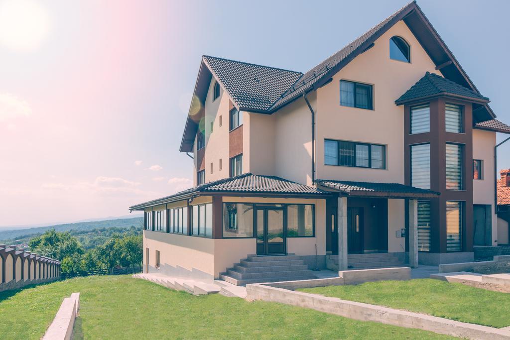 Conacul Lui Bulica Hotell Novaci-Străini Exteriör bild