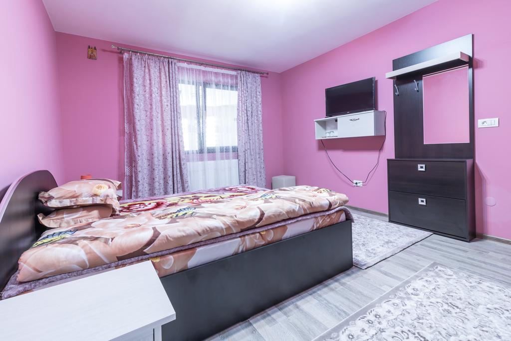 Conacul Lui Bulica Hotell Novaci-Străini Exteriör bild