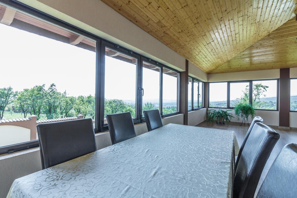 Conacul Lui Bulica Hotell Novaci-Străini Exteriör bild