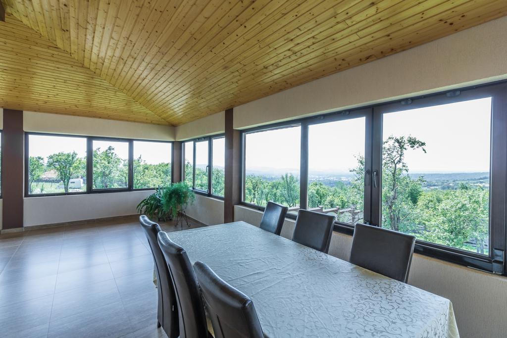 Conacul Lui Bulica Hotell Novaci-Străini Exteriör bild