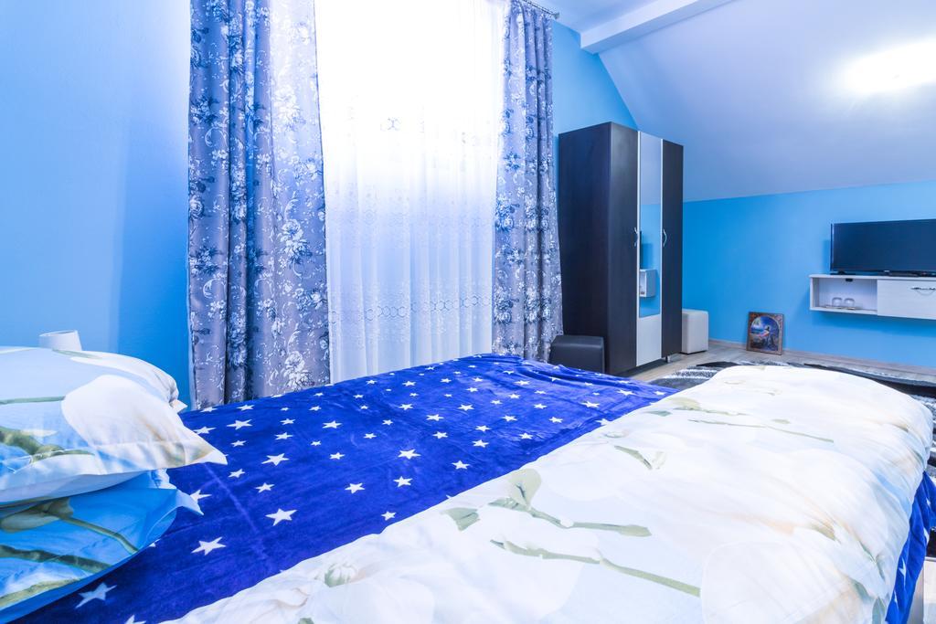 Conacul Lui Bulica Hotell Novaci-Străini Exteriör bild