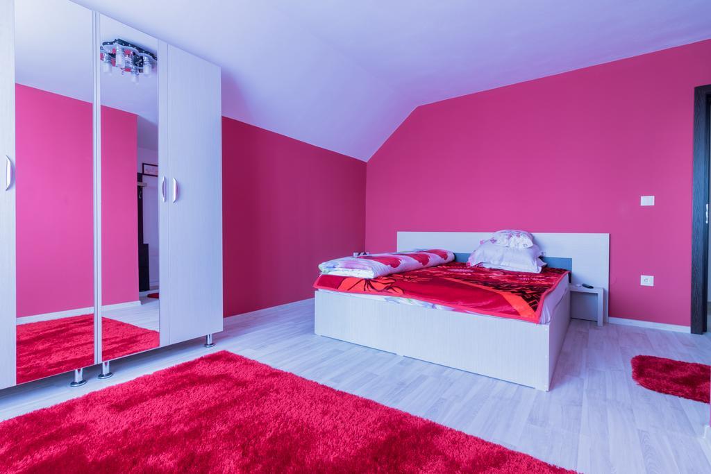 Conacul Lui Bulica Hotell Novaci-Străini Exteriör bild