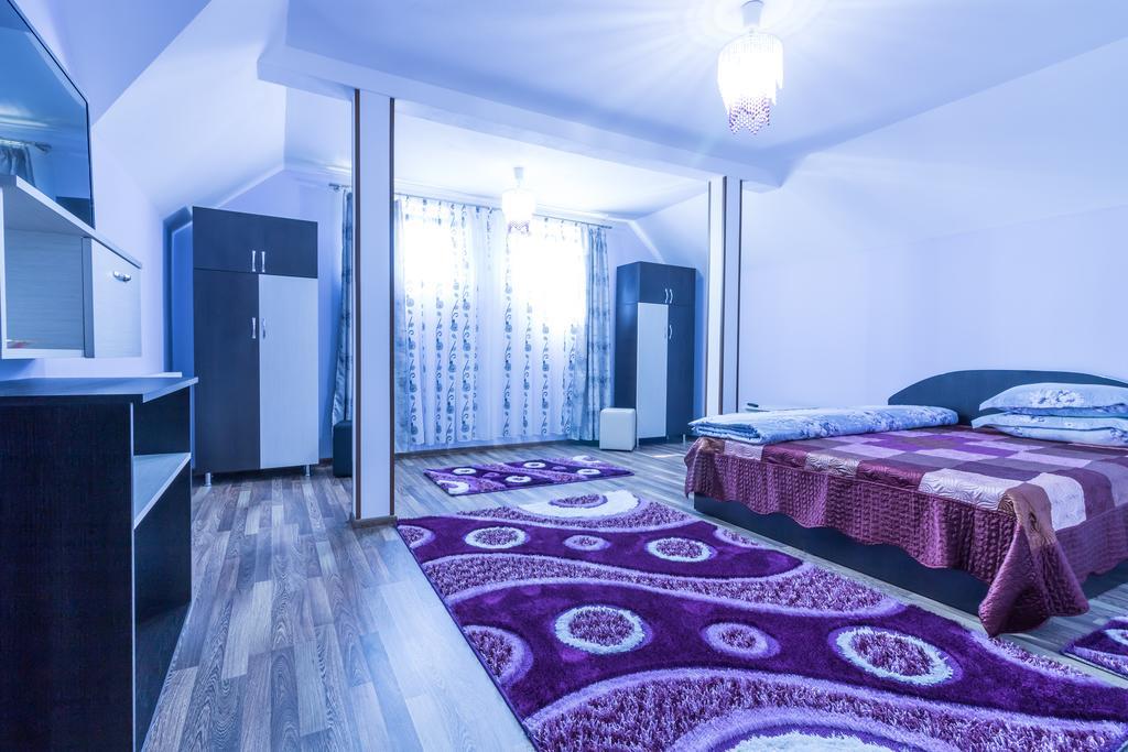 Conacul Lui Bulica Hotell Novaci-Străini Exteriör bild