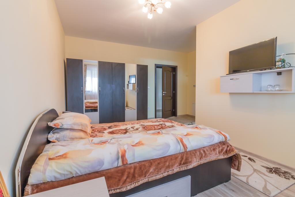 Conacul Lui Bulica Hotell Novaci-Străini Exteriör bild