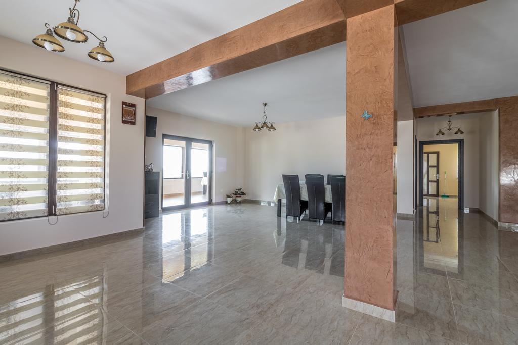 Conacul Lui Bulica Hotell Novaci-Străini Exteriör bild